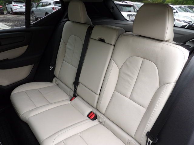 Certified 2024 Volvo XC40 B5 Plus w/ Climate Package AWD/4WD image 25