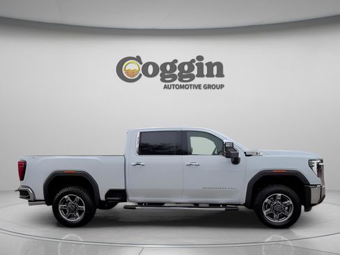 New 2026 GMC Sierra 3500 SLT w/ SLT Premium Package image 14