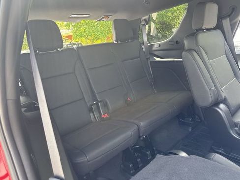 Used 2022 Chevrolet Tahoe Z71 w/ Luxury Package AWD/4WD image 12