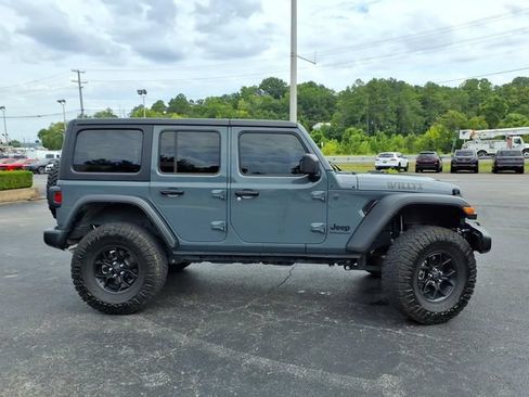 Used 2024 Jeep Wrangler Unlimited Sport AWD/4WD image 2