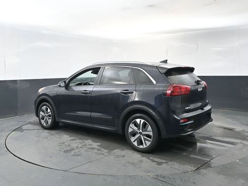 Used 2022 Kia Niro EX w/ Cold Weather Package image 3