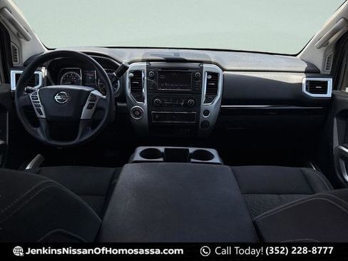 Certified 2019 Nissan Titan SV RWD image 16