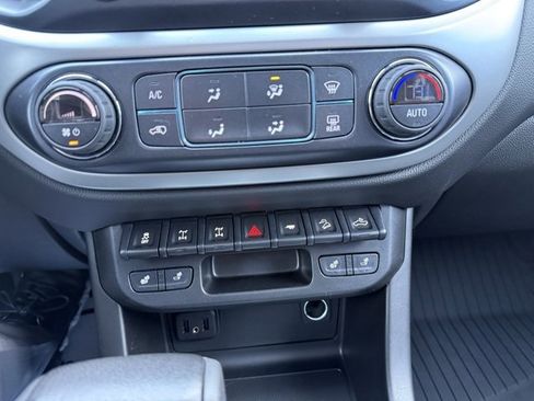 Used 2021 Chevrolet Colorado ZR2 w/ ZR2 Dusk Special Edition image 26