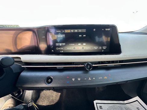 Used 2023 Nissan Ariya AWD image 14