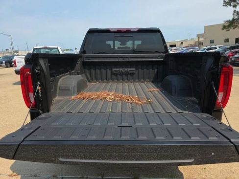 Used 2026 GMC Sierra 1500 AT4 w/ AT4 Premium Package AWD/4WD image 14