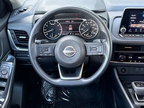 Used 2024 Nissan Rogue SV FWD image 18