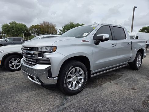 Used 2019 Chevrolet Silverado 1500 LTZ w/ LTZ Premium Package image 3