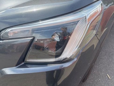 Used 2023 Subaru Forester Touring image 2