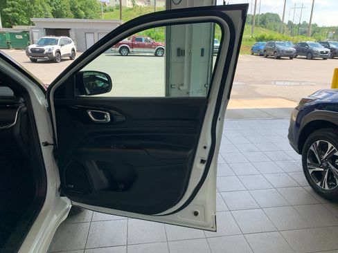Used 2023 Jeep Compass High Altitude AWD/4WD image 23
