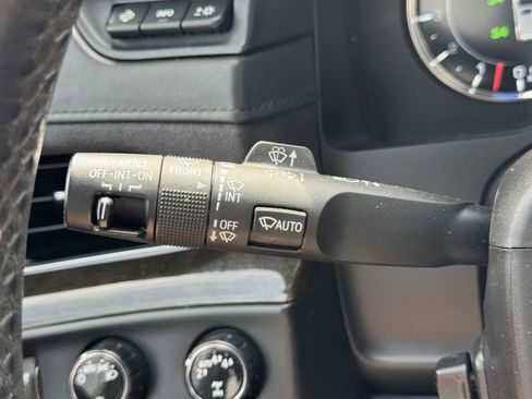 Used 2019 Cadillac Escalade Platinum image 22