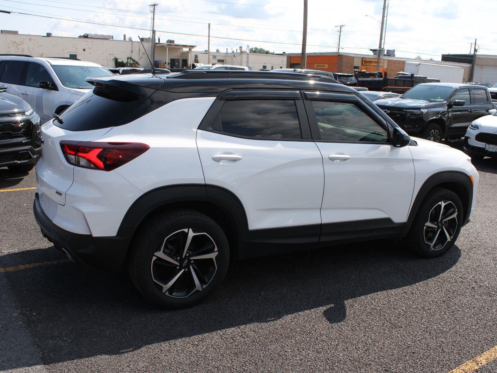 Used 2023 Chevrolet TrailBlazer RS w/ Sun and Liftgate Package AWD/4WD image 4