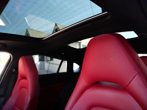 Used 2022 Porsche Panamera GTS AWD/4WD image 15