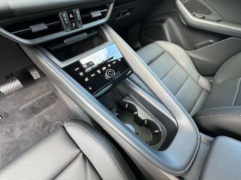 Certified 2025 Porsche Macan 4 Electric image 29