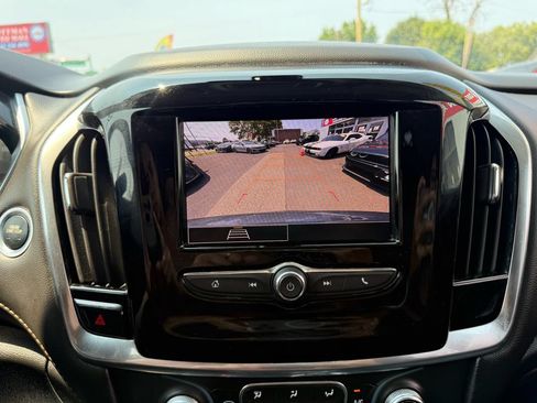 Used 2020 Chevrolet Traverse LS AWD/4WD image 23
