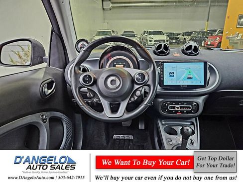 Used 2016 smart fortwo passion image 16