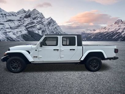 New 2025 Jeep Gladiator Sport
