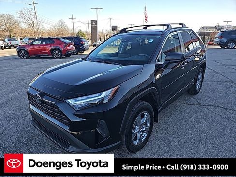 Used 2025 Toyota RAV4 LE image 8