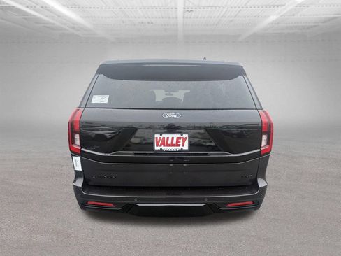 New 2027 Ford Expedition Max Platinum w/ Stealth Performance Package AWD/4WD image 4