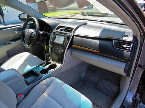 Used 2017 Toyota Camry LE image 16