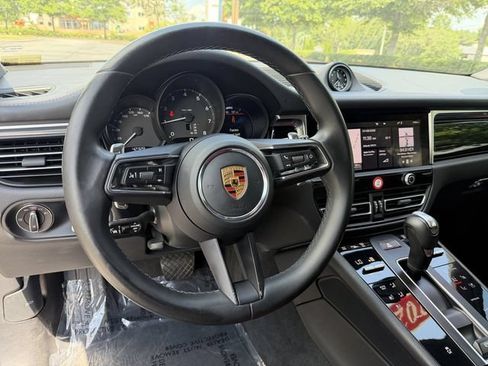 Used 2023 Porsche Macan AWD/4WD image 16