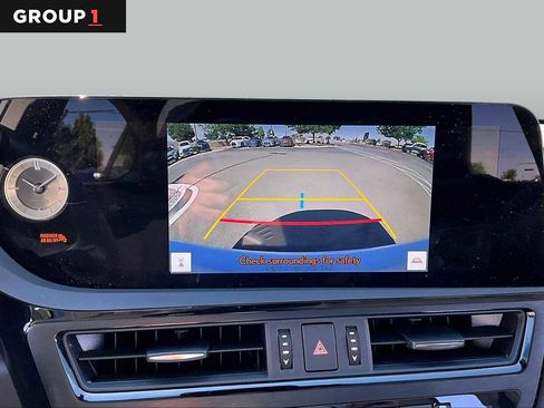 Used 2025 Lexus ES 300h w/ Premium Package FWD image 26