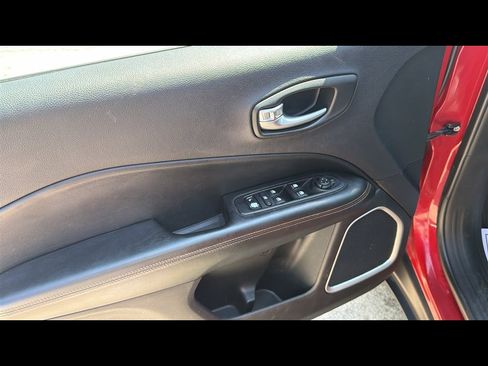 Used 2019 Jeep Compass Limited FWD image 7