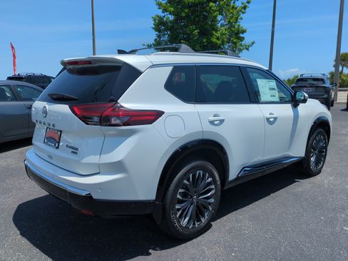 New 2026 Nissan Rogue Platinum AWD/4WD image 4