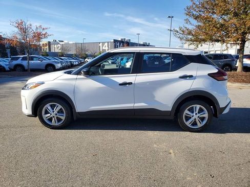 Certified 2025 Nissan Kicks Play S image 7