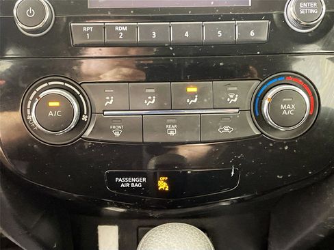 Used 2016 Nissan Rogue S image 9