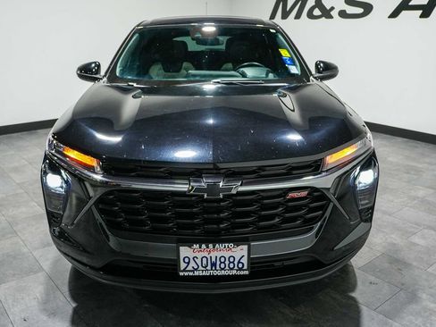 Used 2025 Chevrolet Trax RS w/ Sunroof Package FWD image 7