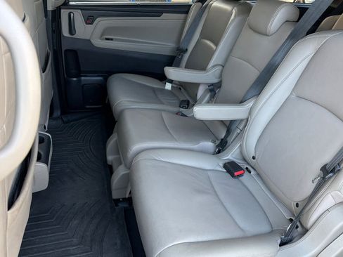 Used 2018 Honda Odyssey Elite image 4