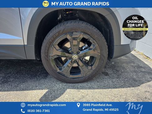 Used 2025 Volkswagen Taos SEL w/ Black Wheel Plus Package AWD/4WD image 31