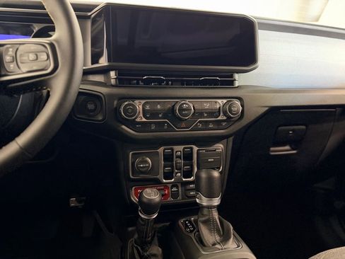 Used 2024 Jeep Wrangler Unlimited Sport AWD/4WD image 14