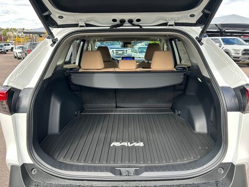 Used 2025 Toyota RAV4 XLE image 28