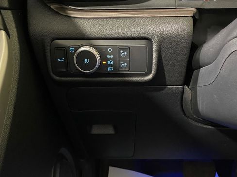 Used 2021 Ford Explorer Limited image 17