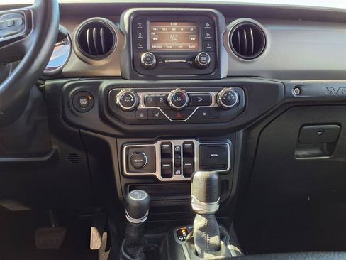 Used 2018 Jeep Wrangler Unlimited Sport S AWD/4WD image 12