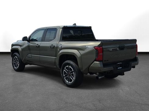 Used 2026 Toyota Tacoma TRD Sport w/ TRD Sport Premium Package AWD/4WD image 9