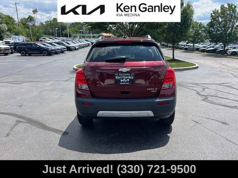 Used 2016 Chevrolet Trax LT w/ LT Sun and Sound Package AWD/4WD image 6