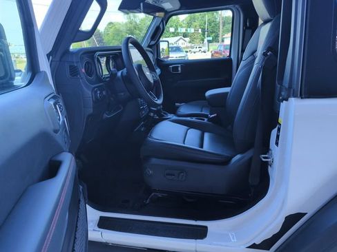 Used 2024 Jeep Wrangler Rubicon w/ Technology Group AWD/4WD image 11