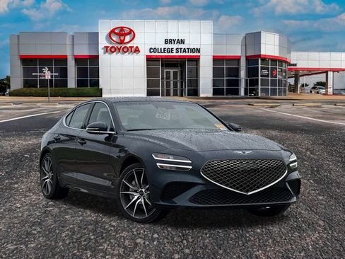Used 2025 Genesis G70 2.5T image 1