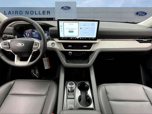 New 2026 Ford Explorer Active w/ Active Comfort Package image 5