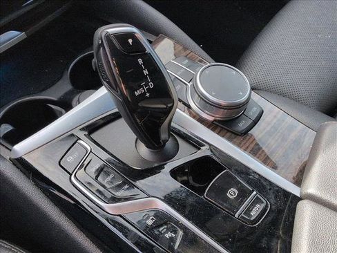 Used 2021 BMW 530e xDrive w/ Convenience Package image 12