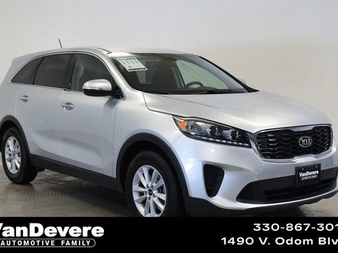 Used 2019 Kia Sorento FWD image 1
