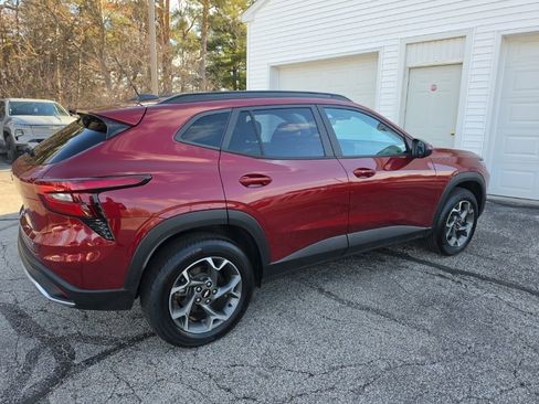 Certified 2024 Chevrolet Trax LT w/ Driver Confidence Package image 4