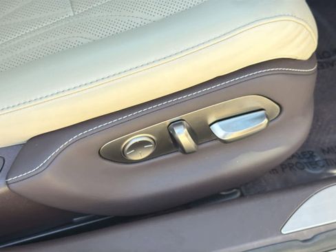 Used 2019 Lexus LS 500 image 35