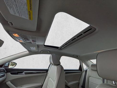 Used 2017 Volkswagen Passat 1.8T SE image 14