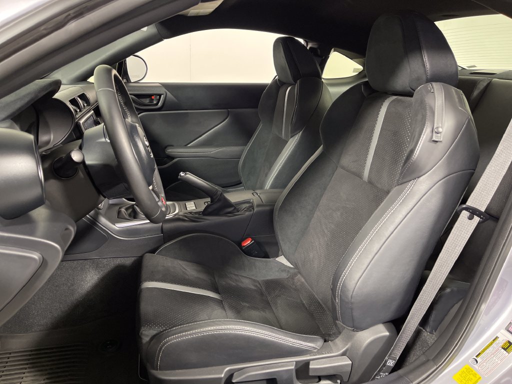 Certified 2023 Toyota GR86 Premium w/ ALL Weather Mat Package (TMS) RWD image 12