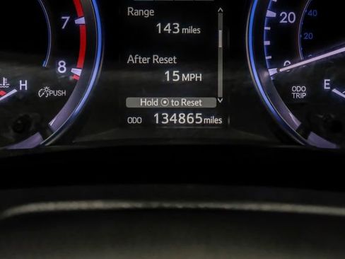 Used 2016 Toyota Highlander XLE image 30