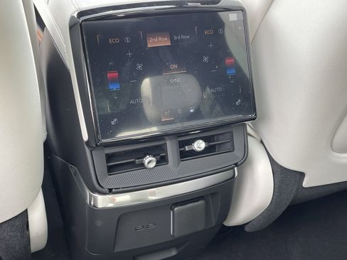 New 2026 Cadillac Vistiq Luxury image 18