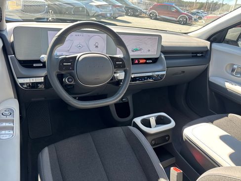Certified 2024 Hyundai Ioniq 5 SE image 21